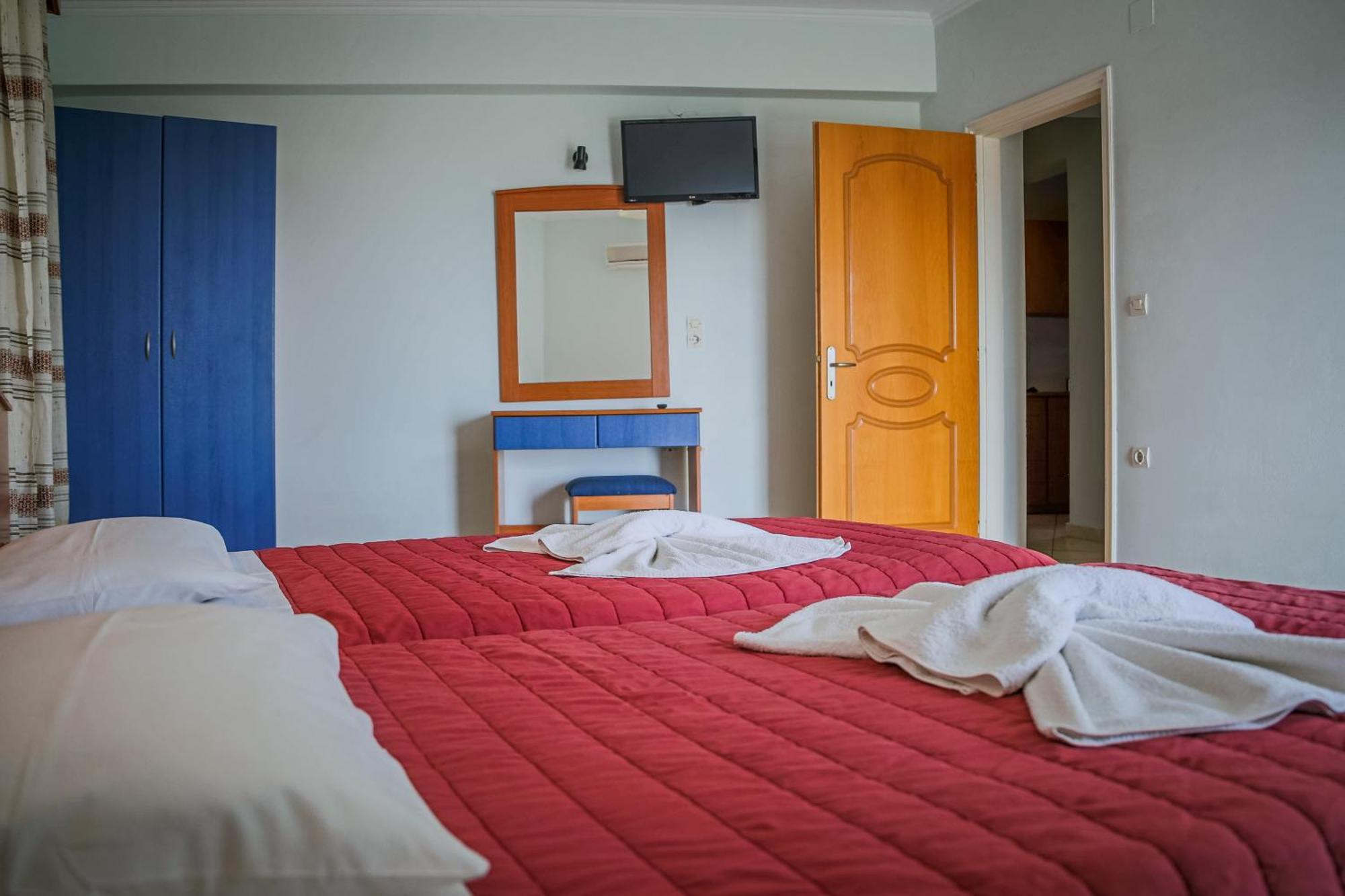 Christina Apartments Tsiliví Eksteriør bilde