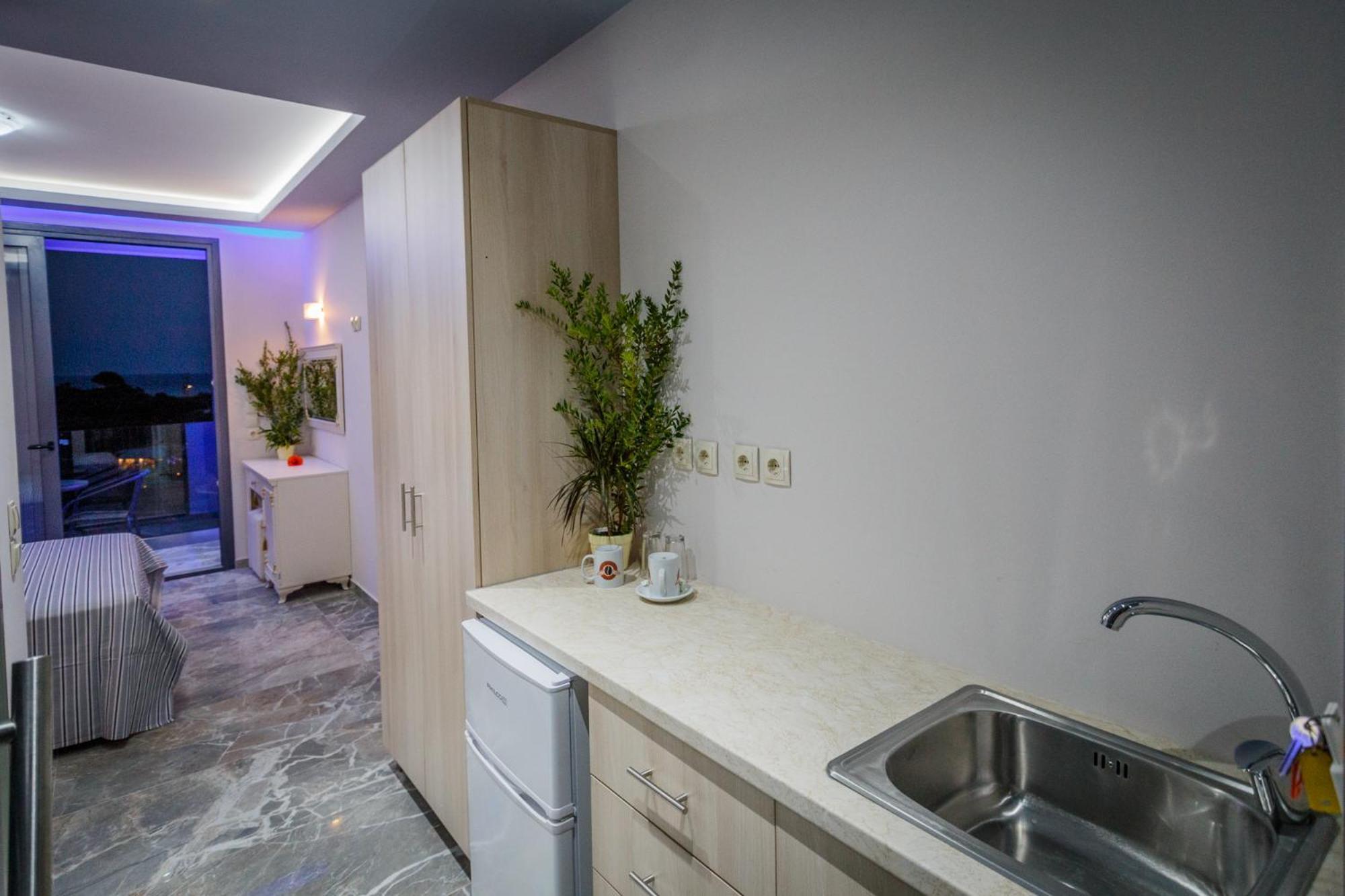 Christina Apartments Tsiliví Eksteriør bilde