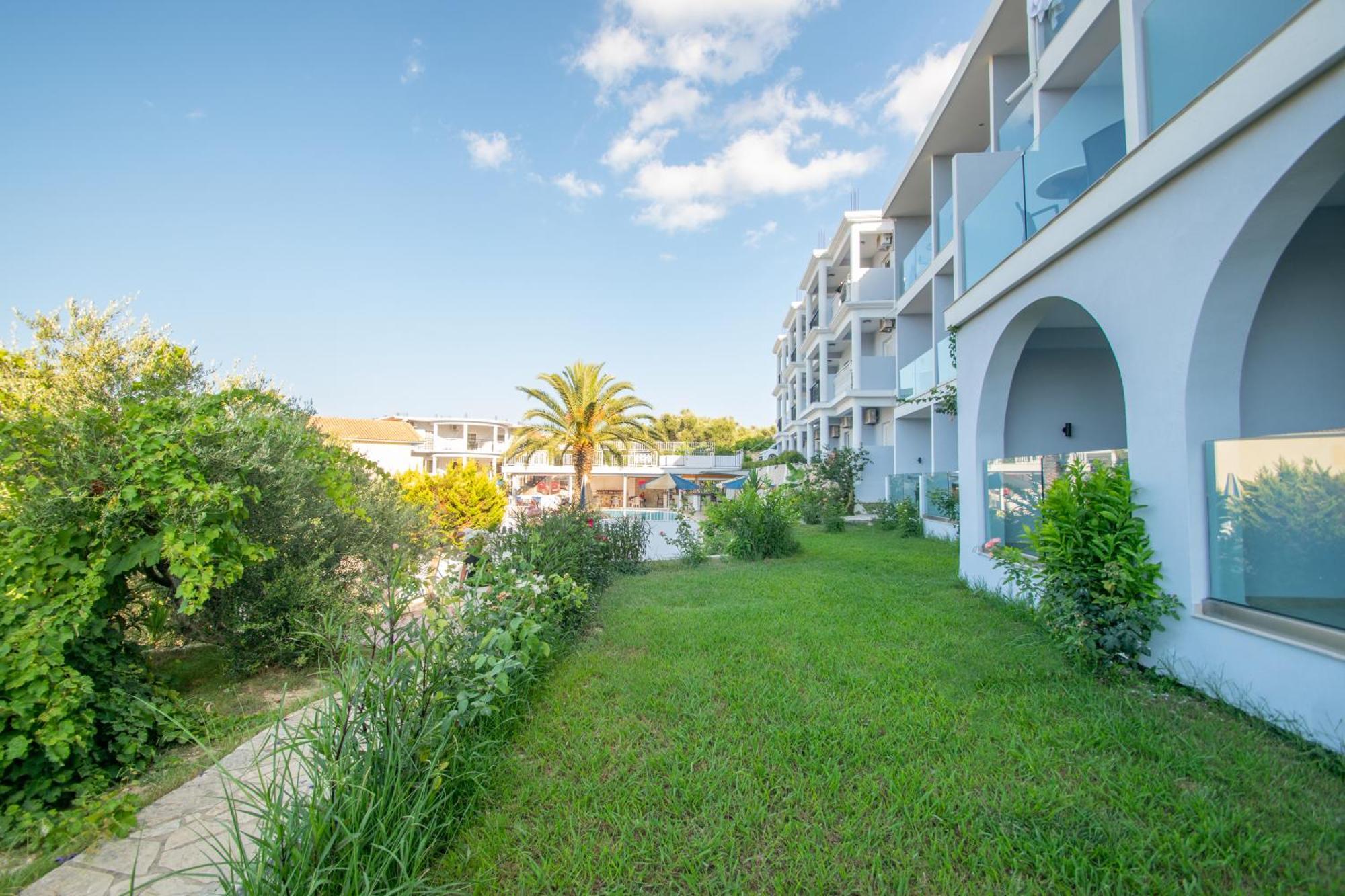 Christina Apartments Tsiliví Eksteriør bilde
